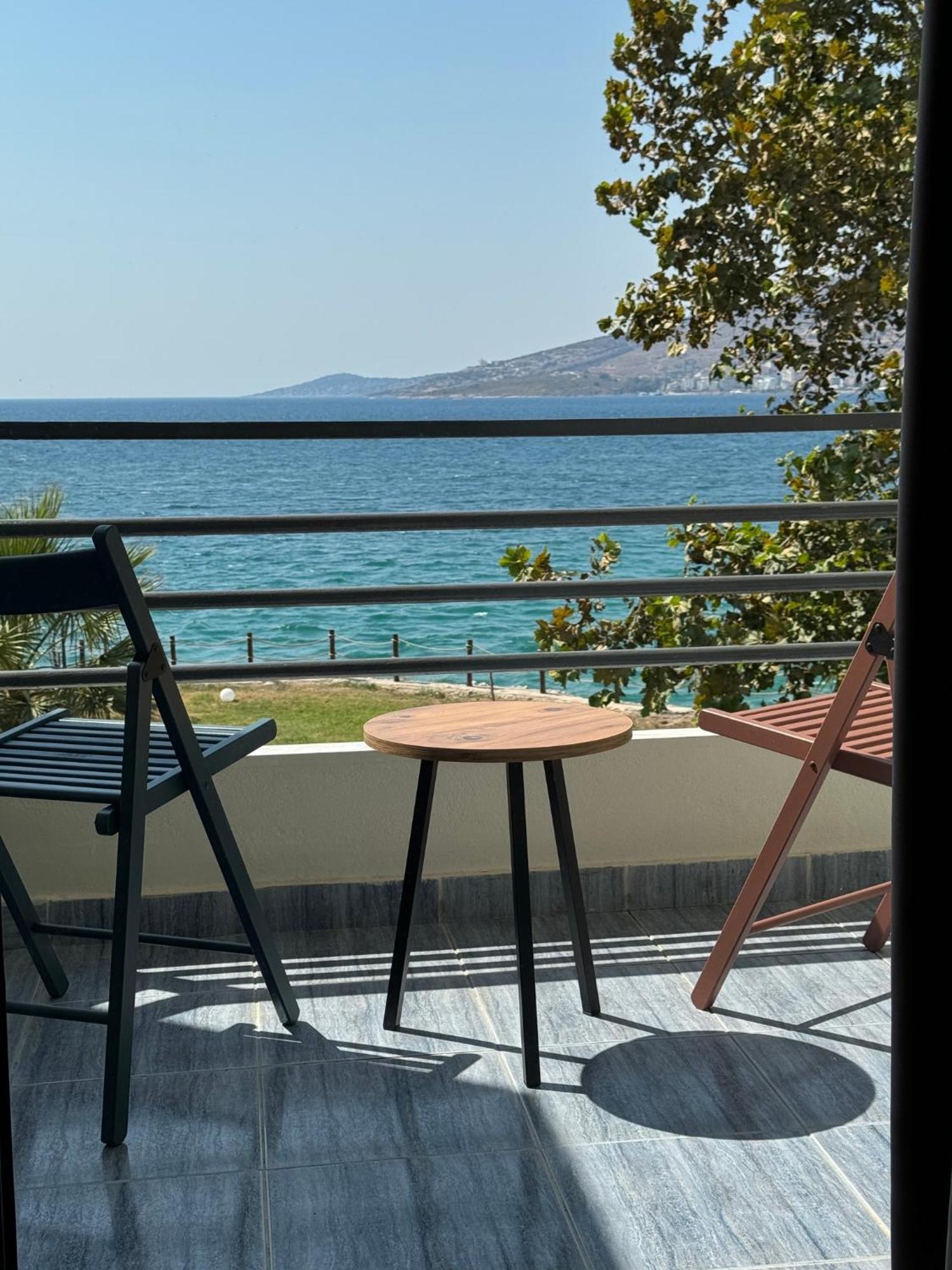 Orb Inn Sarandë エクステリア 写真